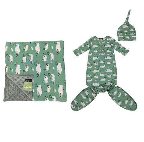 Green Mallard Knotted Gown & Blanket Set | DOORBUSTER