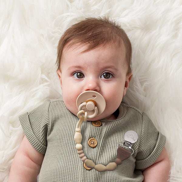 Itzy Paci Strap Plus™ | Pink Bows