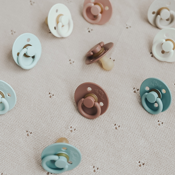 Itzy Soother™ Natural Rubber Paci Sets | Glow Juniper & Stl 0-6 M