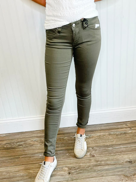 WannaBettaFit Twill Skinny Pant-Pine